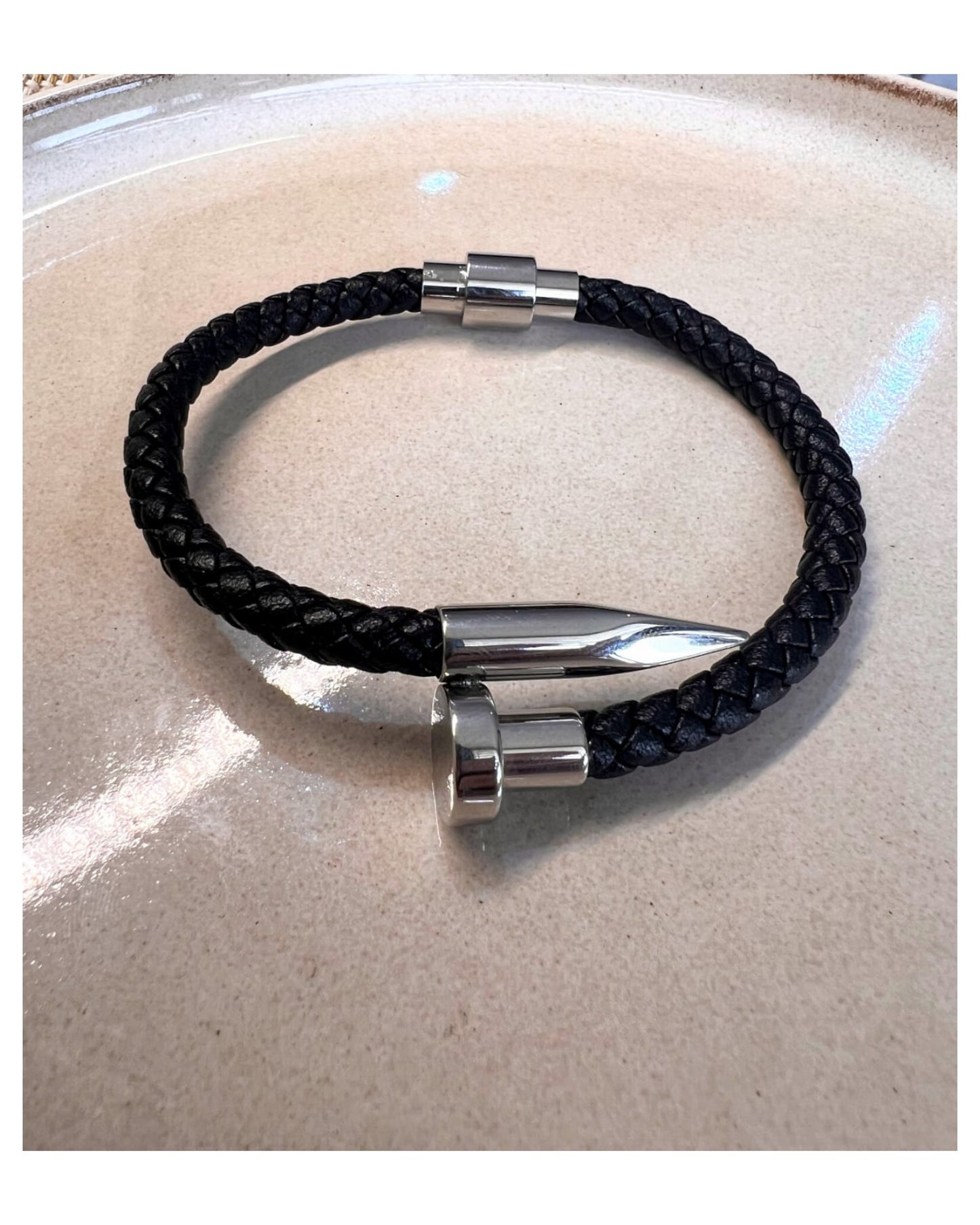 Pulsera Clavo Negra