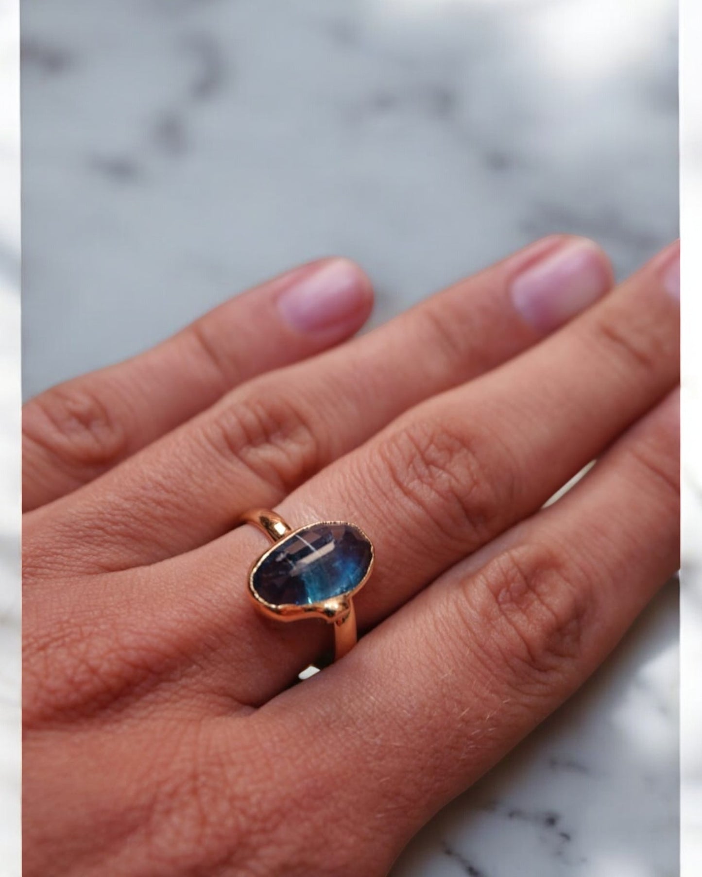 Anillo Crystal Azul Marino Gota